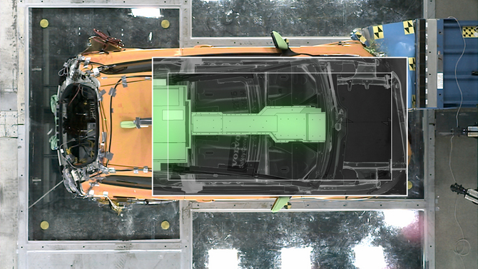 Volvo displays crash-tested C30 Electric in Detroit Volvo displays crash-tested C30 Electric in Detroit