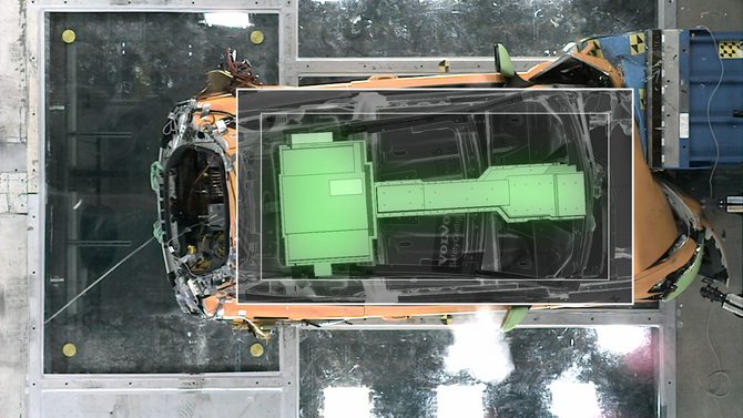 Volvo displays crash-tested C30 Electric in Detroit Volvo displays crash-tested C30 Electric in Detroit