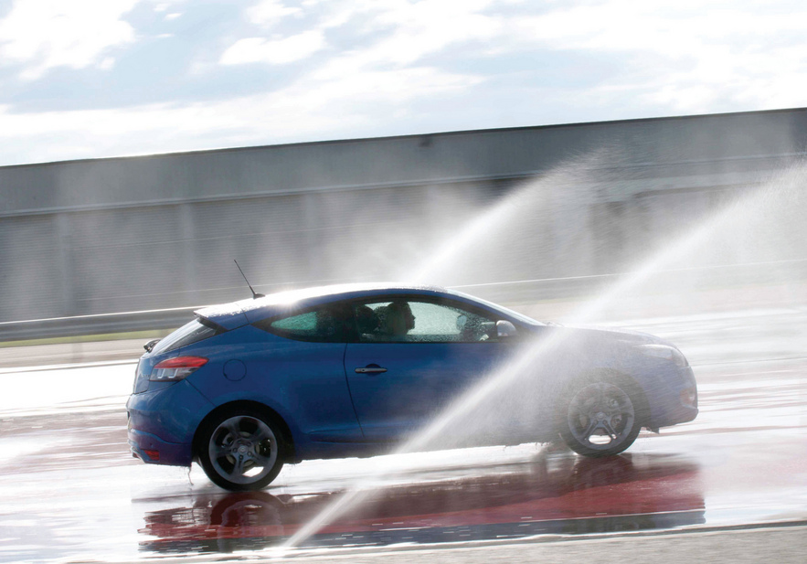 The course attempts to teach young drivers how to drive more safely