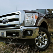 Ford F-Series Super Duty 156-in. WB Lariat Styleside Crew Cab 4x2