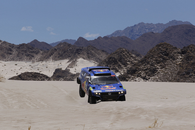 De Villiers wins as Sainz looses ground to Al-Attiyah De Villiers wins as Sainz looses ground to Al-Attiyah