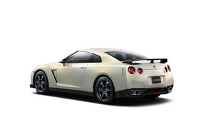 Nissan unveils the revised GT-R