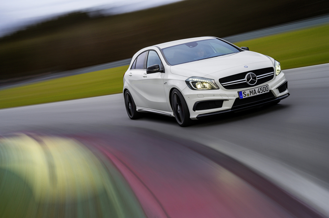 Mercedes já está a apostar num segmento mais maintstream com o novo Classe A e agora está a considerar um modelo ainda mais pequeno Mercedes já está a apostar num segmento mais maintstream com o novo Classe A e agora está a considerar um modelo ainda mais pequeno