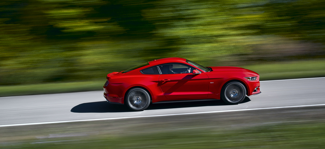 Ford Mustang 6