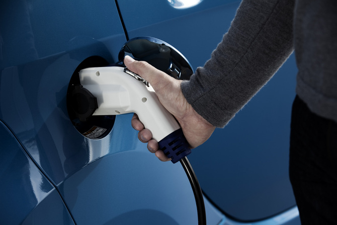 Peugeot iOn becomes reality Peugeot iOn becomes reality