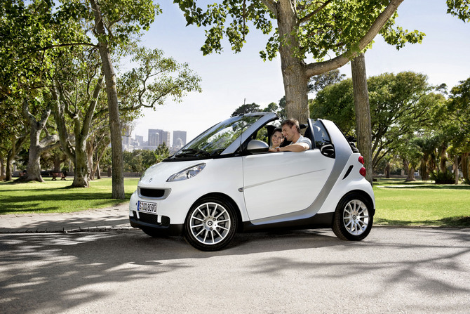 Greener fortwo extends smart lead Greener fortwo extends smart lead