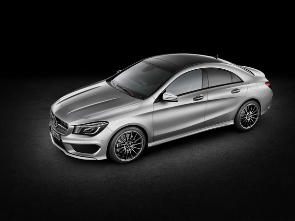 Mercedes lança CLA para conquistar jovens condutores