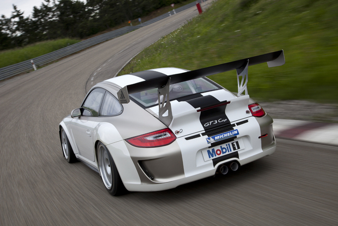 Porsche 911 GT3 Cup racer improves endurance credentials