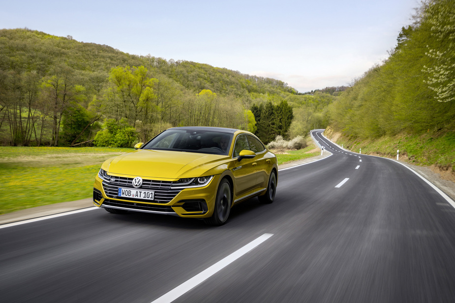 Volkswagen Arteon 2.0 TSI 4M DSG R-Line