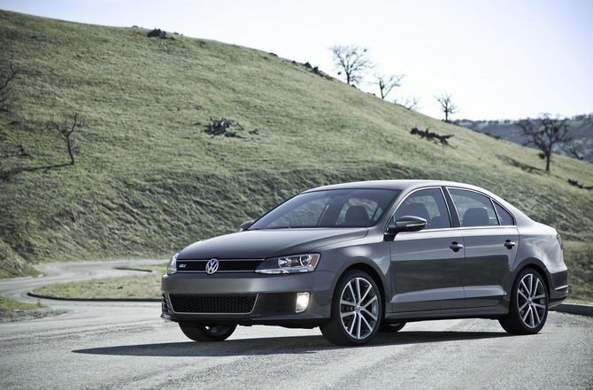 Volkswagen Jetta GLI Autobahn w/ Navigation