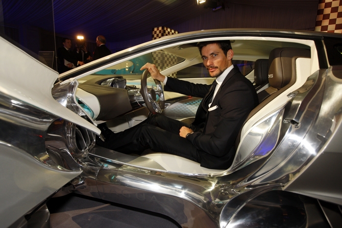 Jaguar confirms C-X75 hybrid supercar will be built Jaguar confirms C-X75 hybrid supercar will be built