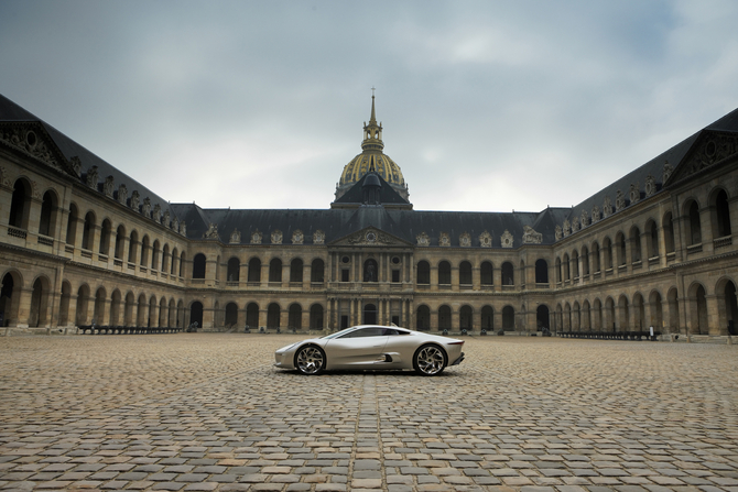 Jaguar confirms C-X75 hybrid supercar will be built Jaguar confirms C-X75 hybrid supercar will be built