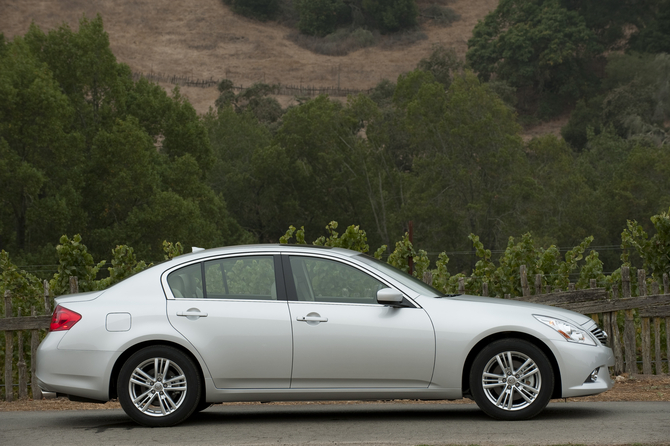 Infiniti extends G series with new G25 Infiniti extends G series with new G25