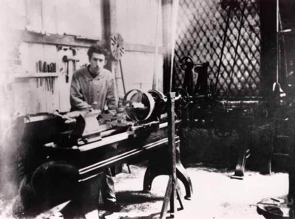Workshop, Louis Renault, 1898 Workshop, Louis Renault, 1898