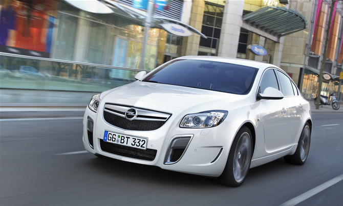 Opel Insignia OPC now with automatic transmission