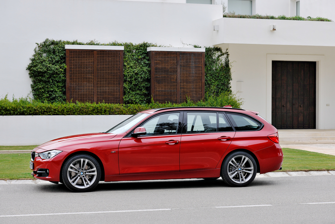 BMW 320i Touring xDrive