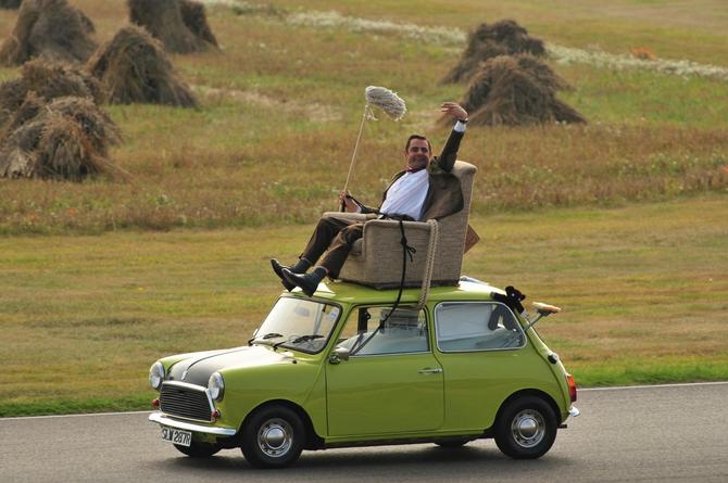 Rowan Atkinson crashes his McLaren F1