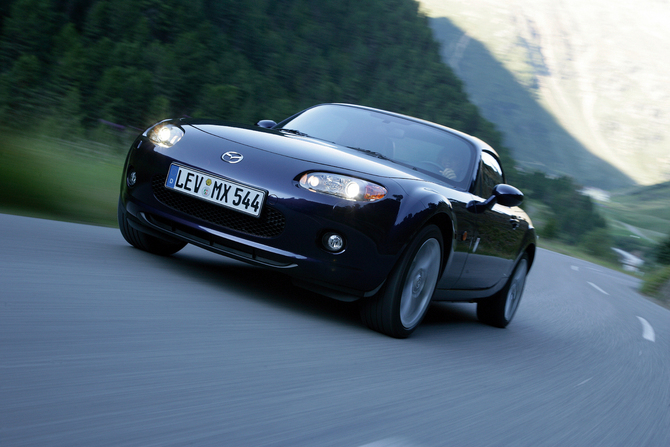 O carro vai manter a frente arredondada que já é reconhecida no MX-5 O carro vai manter a frente arredondada que já é reconhecida no MX-5