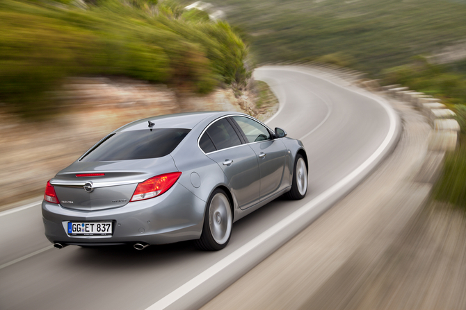 Opel Introduces Twin-Turbo Diesel in Insignia Flagship