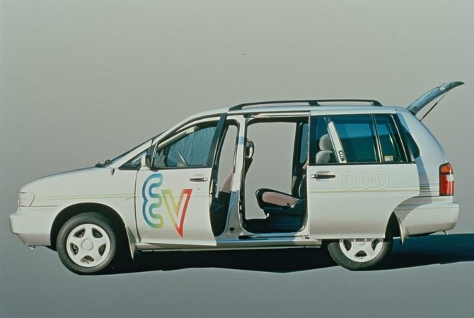 Nissan Prairie Joy EV