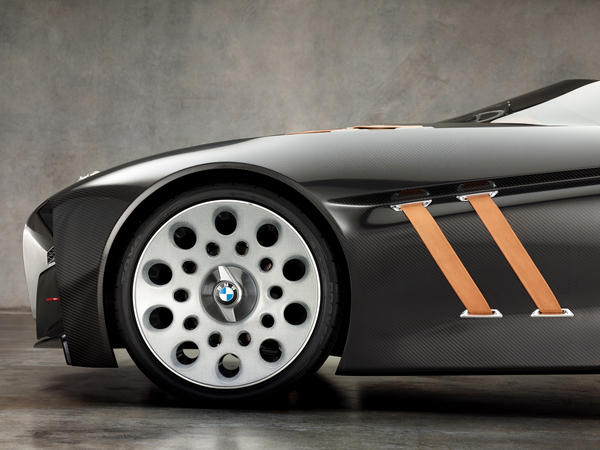 BMW celebrates 75th of the 328 with an Hommage model BMW celebrates 75th of the 328 with an Hommage model