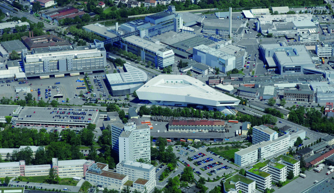 Stuttgart-Zuffenhausen: sixty-years producing Porsches Stuttgart-Zuffenhausen: sixty-years producing Porsches