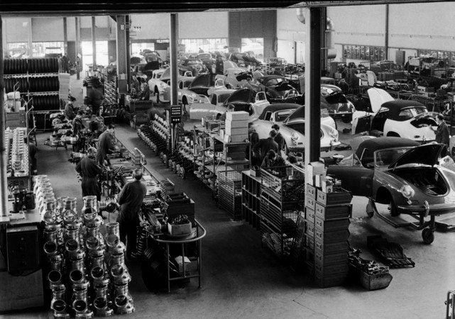 Stuttgart-Zuffenhausen: sixty-years producing Porsches Stuttgart-Zuffenhausen: sixty-years producing Porsches
