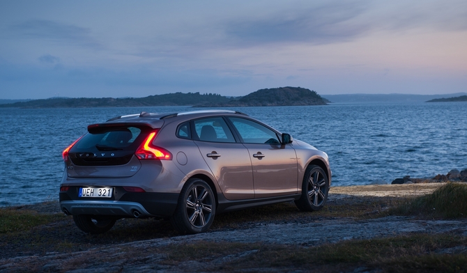 Volvo V40 D4 Summum Powershift Cross Country