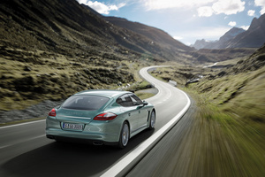 1,200 km range for Panamera Diesel