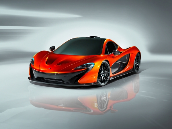 O carro está equipado com um motor V8 biturbo O carro está equipado com um motor V8 biturbo