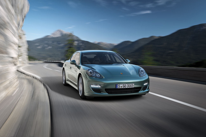1,200 km range for Panamera Diesel