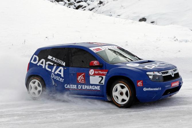 Dacia presents the ice-racing version of the Duster