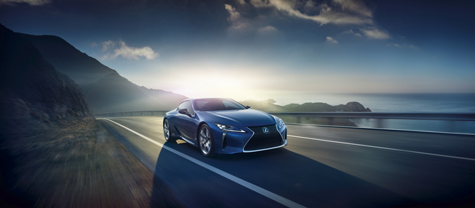 LC500h combines a 3.5-liter V6 petrol engine and an electric motor with a CVT transmission, which together make up an output of 359hp LC500h combines a 3.5-liter V6 petrol engine and an electric motor with a CVT transmission, which together make up an output of 359hp