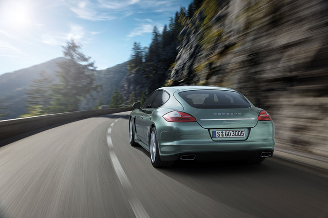 1,200 km range for Panamera Diesel 1,200 km range for Panamera Diesel