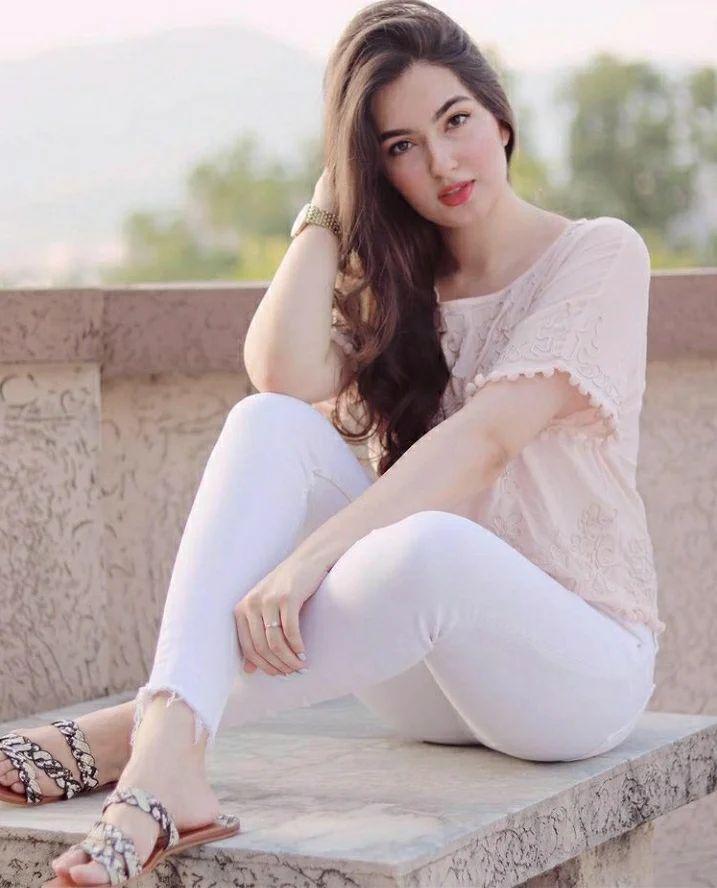 Roshni Escorts In Lahore 03071404444