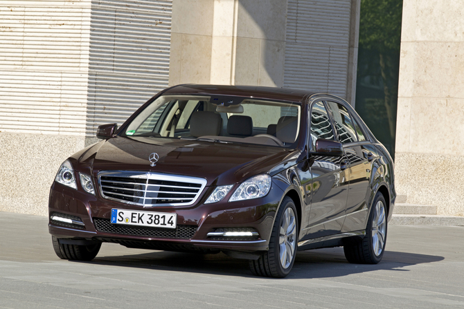 Mercedes E-Class improves efficiency with new petrol engines Mercedes E-Class improves efficiency with new petrol engines