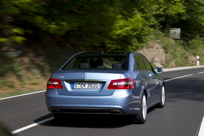 Mercedes E-Class improves efficiency with new petrol engines Mercedes E-Class improves efficiency with new petrol engines
