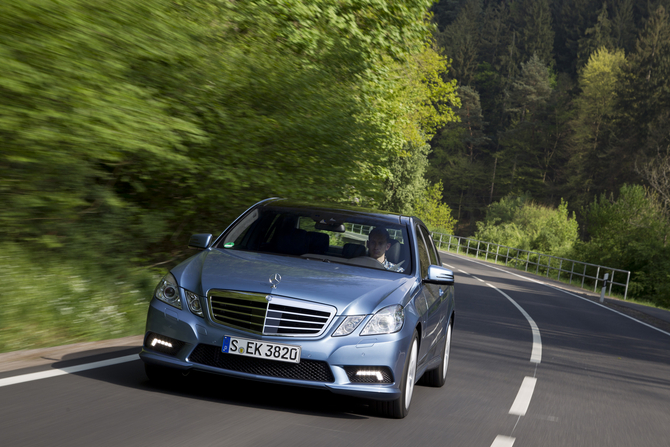 Mercedes E-Class improves efficiency with new petrol engines Mercedes E-Class improves efficiency with new petrol engines