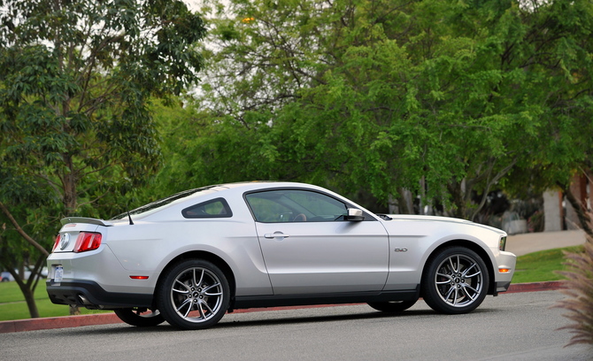 Ford Mustang GT AT