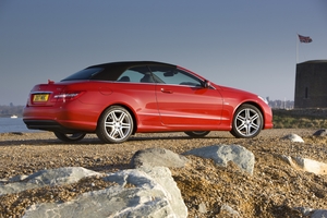 Mercedes-Benz E 250 BlueEfficiency Cabriolet Elegance