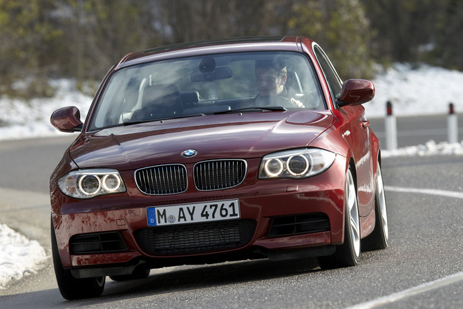 BMW reveals facelifted 1 Series Coupé and Convertible BMW reveals facelifted 1 Series Coupé and Convertible