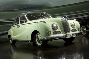 BMW Museum in Munich Hosts Retrospective on BMW Big Coupes 