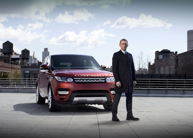 Daniel Craig teve a honra de guiar o Range Rover Sport pelas ruas de Nova Iorque Daniel Craig teve a honra de guiar o Range Rover Sport pelas ruas de Nova Iorque