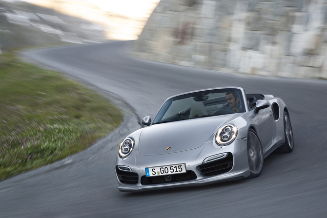 Porsche 911 sales are up 47.6% in November Porsche 911 sales are up 47.6% in November