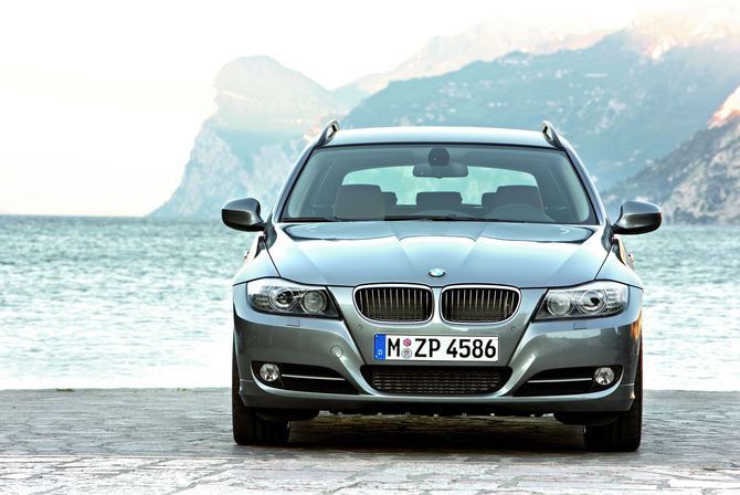 BMW 330i Touring Edition Lifestyle Automatic