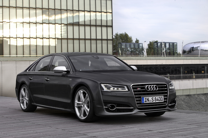 Audi S8 4.0 V8 TFSI quattro tiptronic