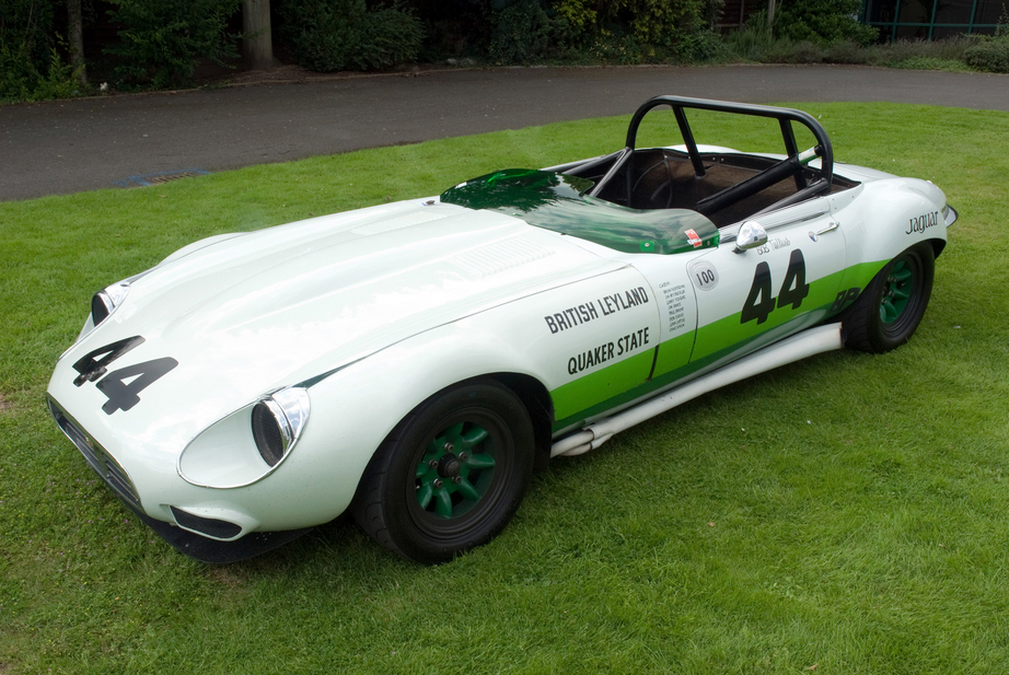 Jaguar E-Type Group 44