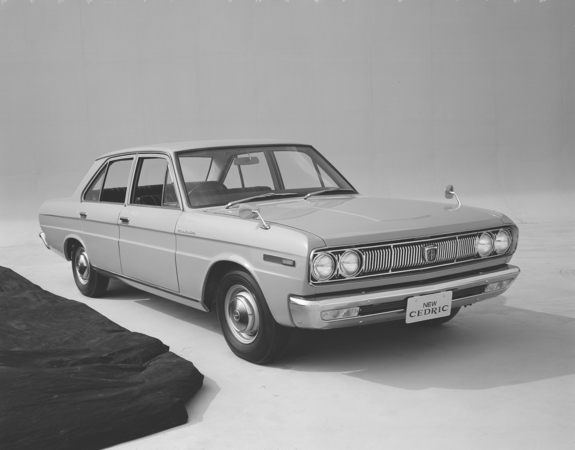 Nissan Cedric Standard