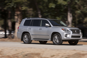 Lexus LX570 Gets New Lexus Nose and Extra Tech