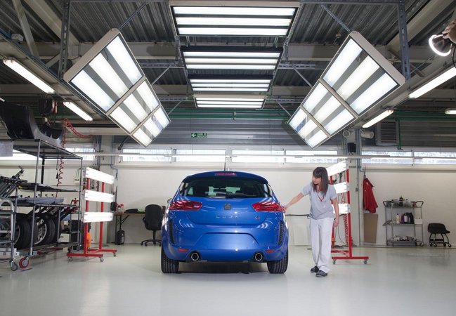 Seat Leon FR+ Supercopa Gets Interior and Exterior Upgrades Seat Leon FR+ Supercopa Gets Interior and Exterior Upgrades